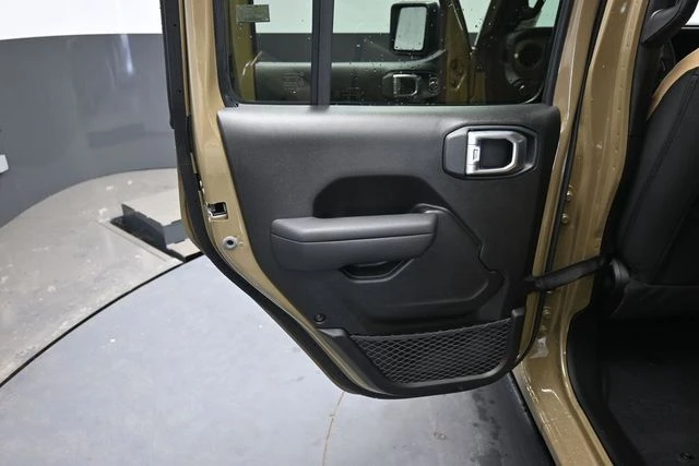 2026 Jeep JT Gladiator - Image 9 of 20