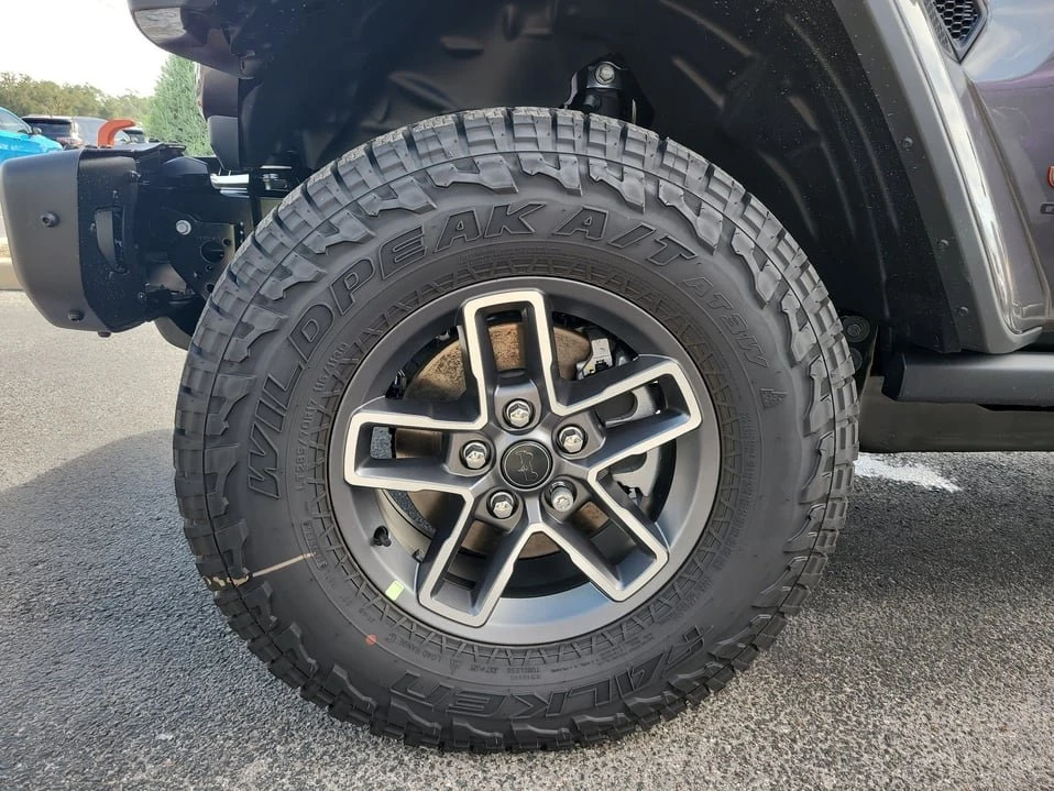 2026 Jeep JT Gladiator - Image 10 of 20