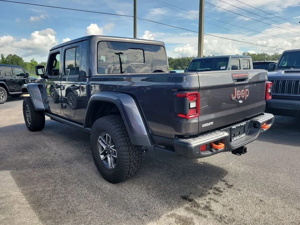 2026 Jeep JT Gladiator - Image 8 of 20