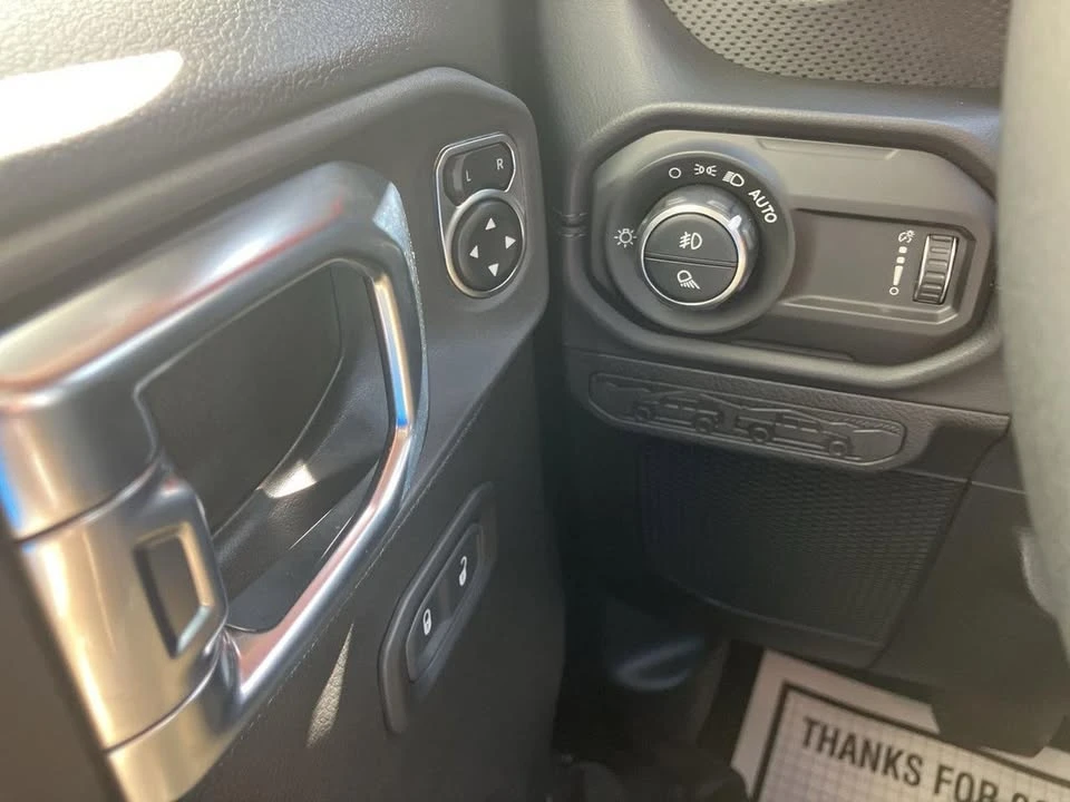 2026 Jeep JT Gladiator - Image 16 of 19