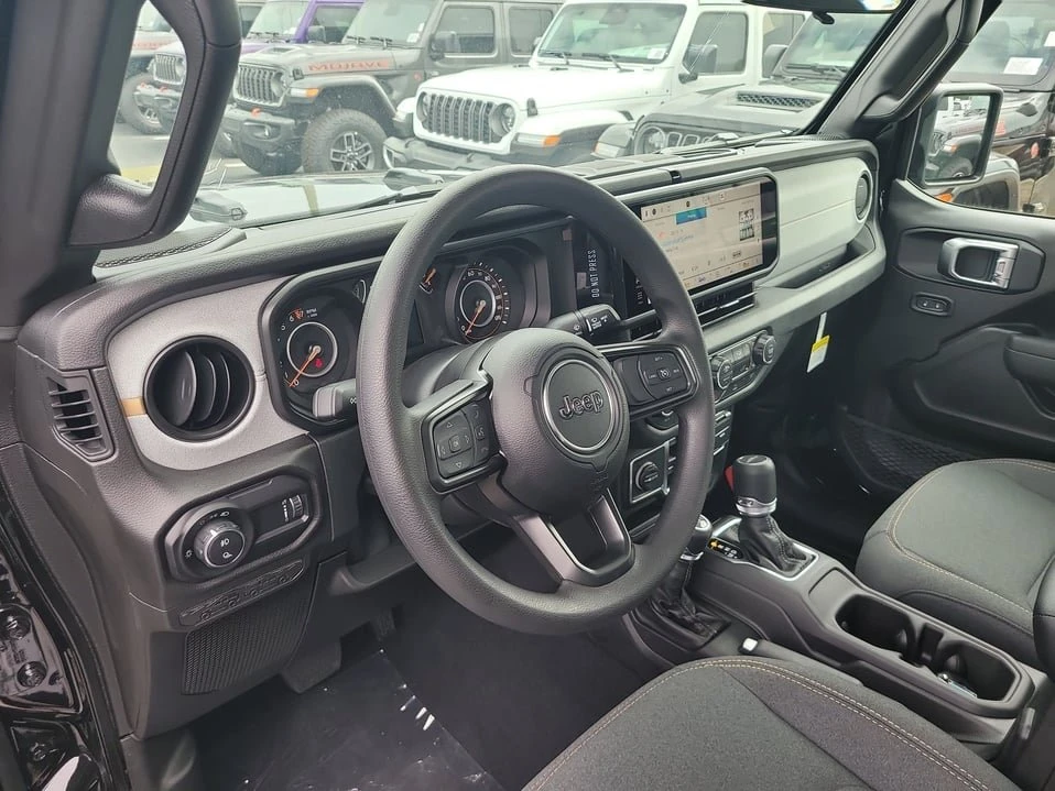 2026 Jeep JT Gladiator - Image 14 of 20