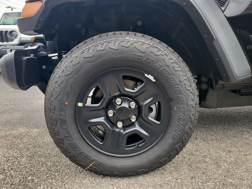 2026 Jeep JT Gladiator - Image 10 of 20