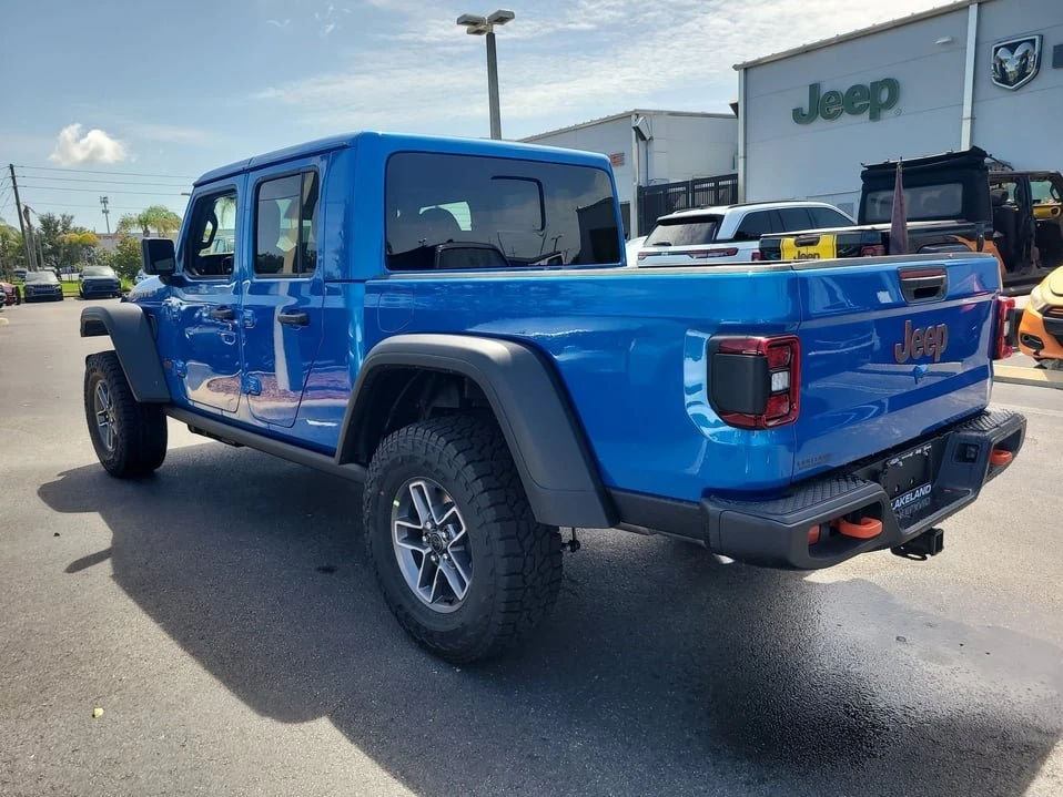 2026 Jeep JT Gladiator - Image 8 of 20
