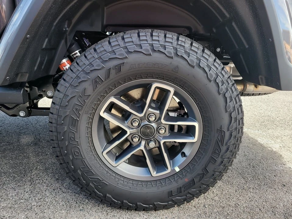 2026 Jeep JT Gladiator - Image 9 of 20