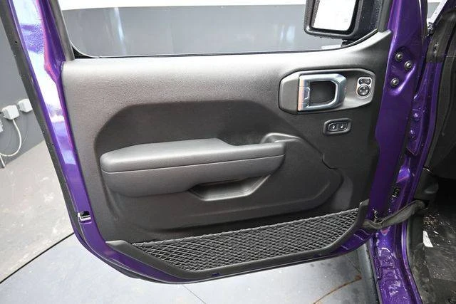 2026 Jeep JT Gladiator - Image 12 of 20