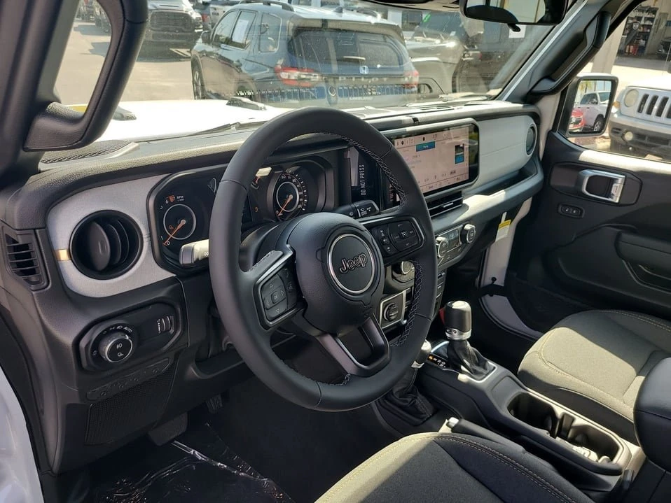 2026 Jeep JT Gladiator - Image 14 of 20
