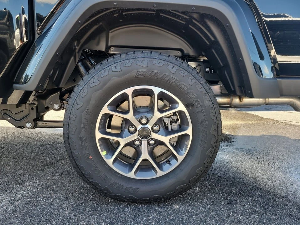 2026 Jeep JT Gladiator - Image 9 of 20