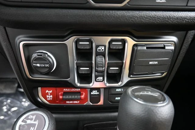 2026 Jeep JT Gladiator - Image 18 of 20