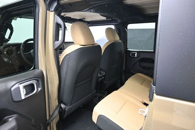 2026 Jeep JT Gladiator - Image 10 of 20