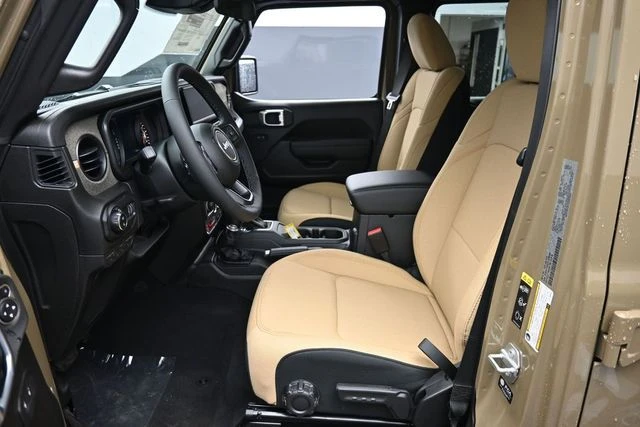 2026 Jeep JT Gladiator - Image 13 of 20