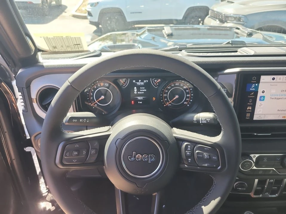 2026 Jeep JT Gladiator - Image 19 of 20
