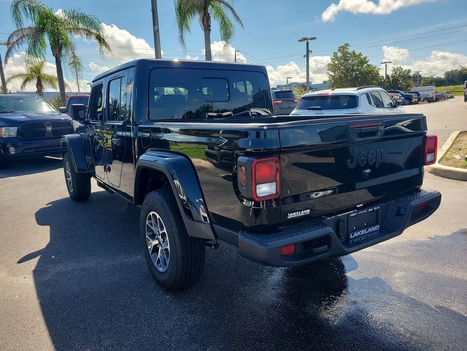2026 Jeep JT Gladiator - Image 8 of 20