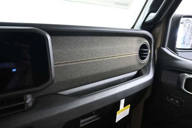 2026 Jeep JT Gladiator - Image 15 of 20