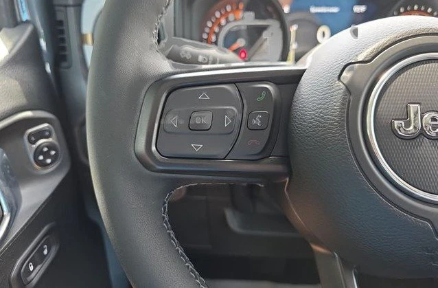 2026 Jeep JT Gladiator - Image 18 of 20