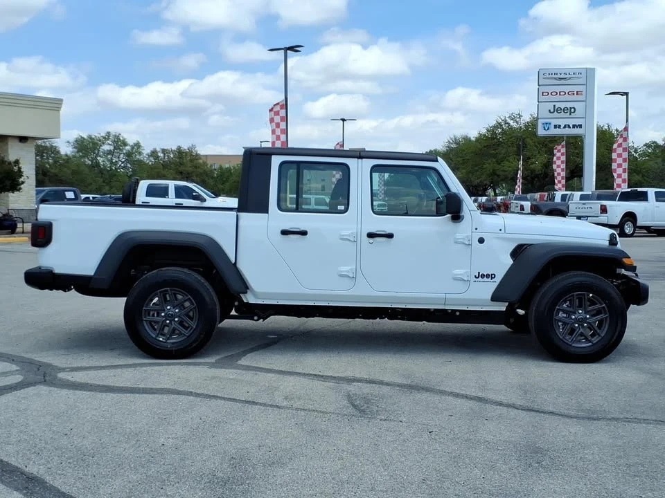 2026 Jeep JT Gladiator - Image 2 of 20