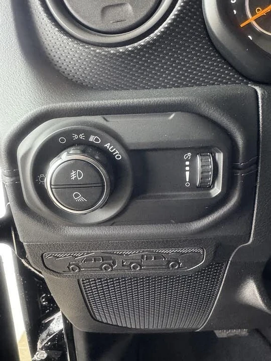 2026 Jeep JT Gladiator - Image 12 of 20