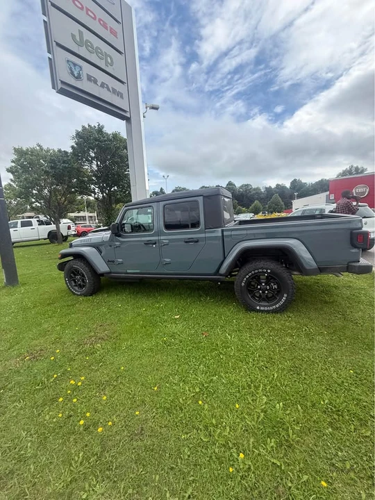2026 Jeep JT Gladiator - Image 3 of 11
