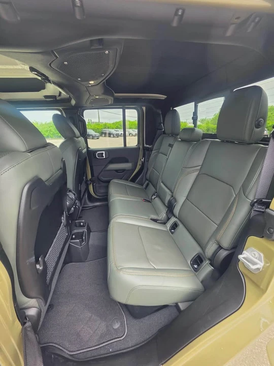 2026 Jeep JT Gladiator - Image 7 of 10