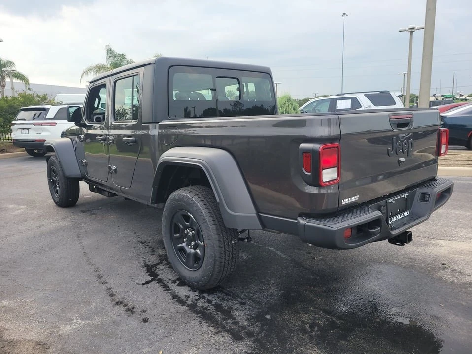2026 Jeep JT Gladiator - Image 8 of 20