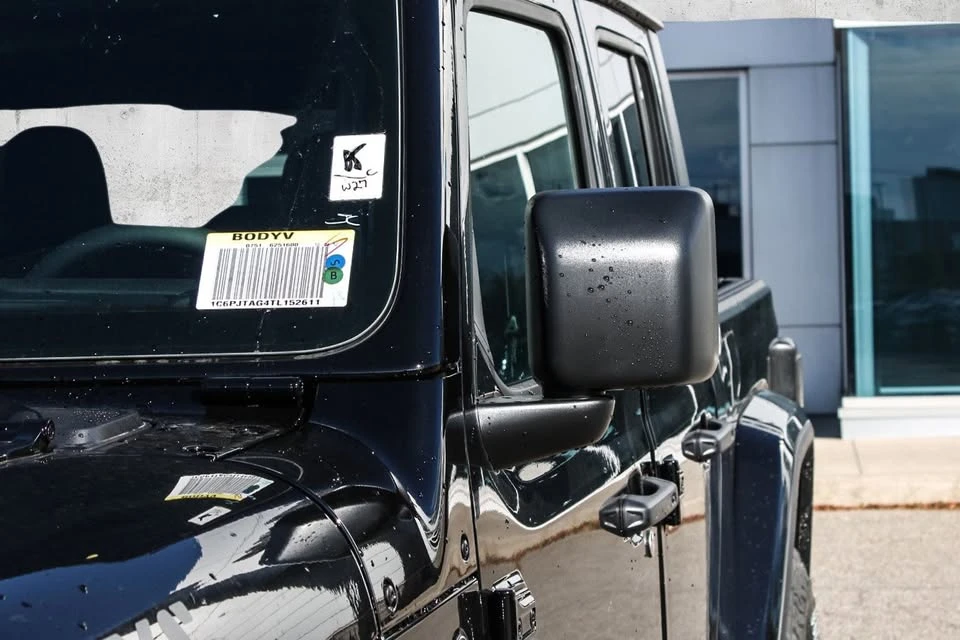 2026 Jeep JT Gladiator - Image 9 of 10