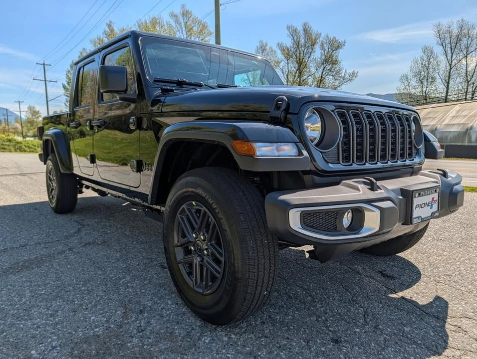 2026 Jeep JT Gladiator - Image 7 of 10