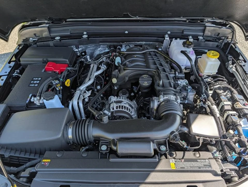 2026 Jeep JT Gladiator - Image 9 of 10