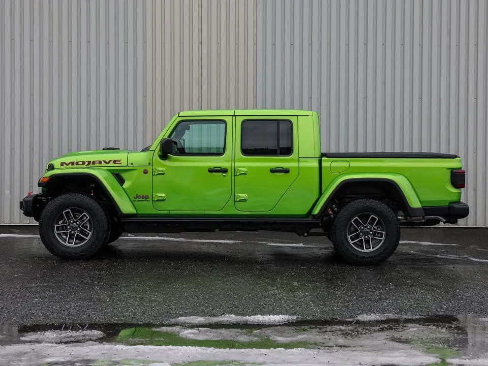 2026 Jeep JT Gladiator - Image 8 of 10