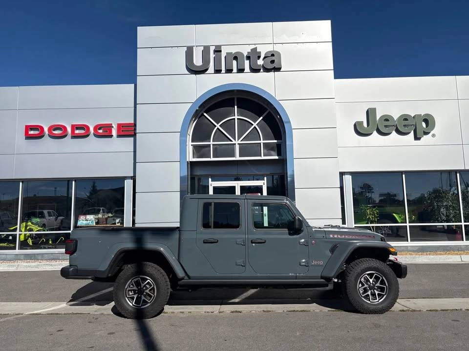 2026 Jeep JT Gladiator - Image 5 of 13