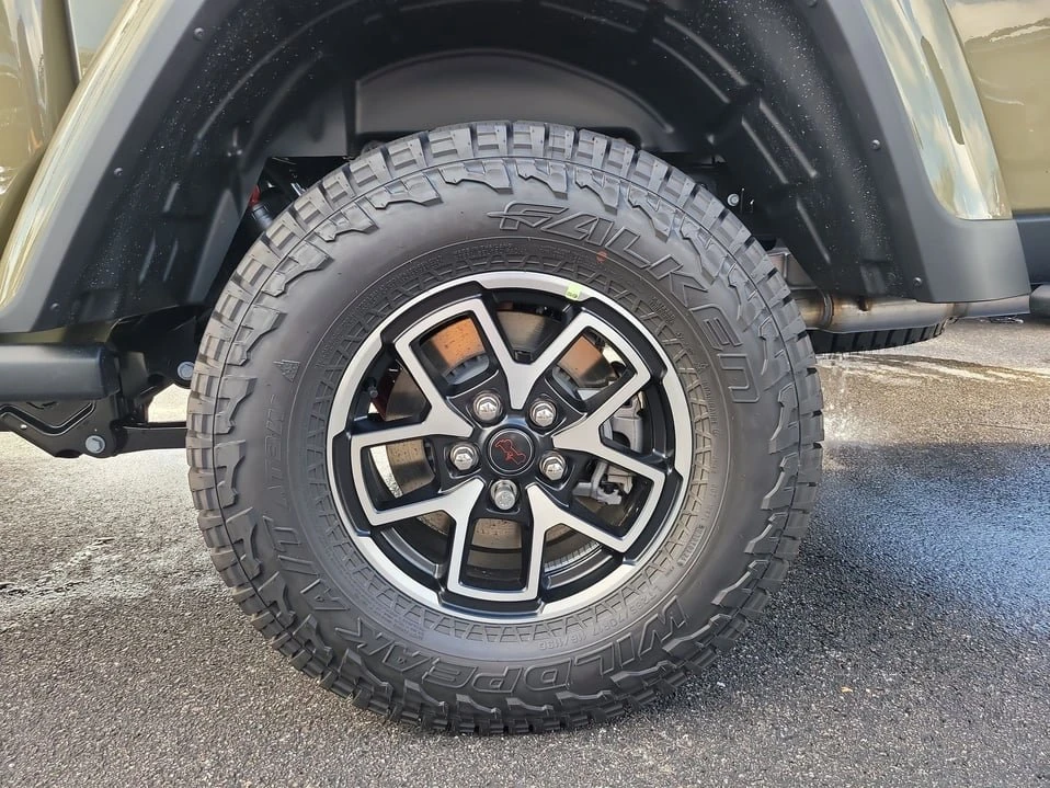 2026 Jeep JT Gladiator - Image 9 of 20