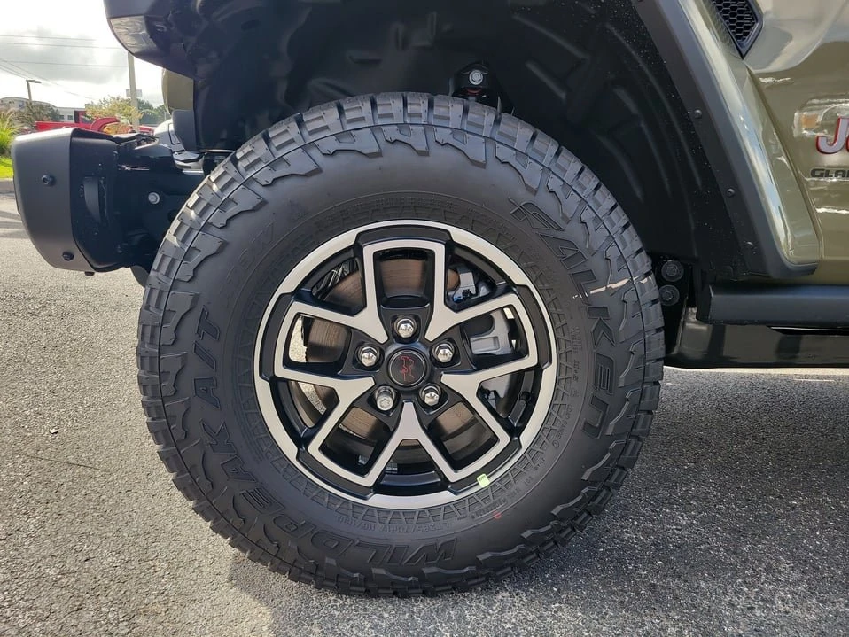 2026 Jeep JT Gladiator - Image 10 of 20
