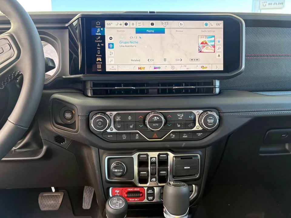 2026 Jeep JT Gladiator - Image 10 of 13