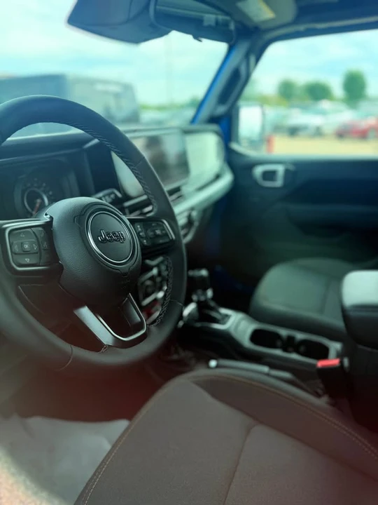 2026 Jeep JT Gladiator - Image 7 of 12