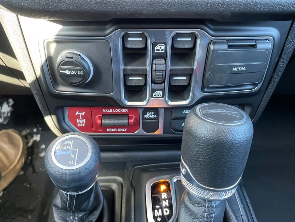 2026 Jeep JT Gladiator - Image 11 of 12