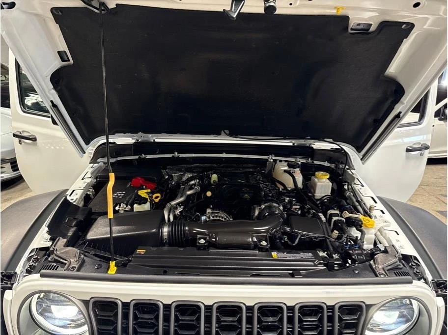 2026 Jeep JT Gladiator - Image 14 of 20