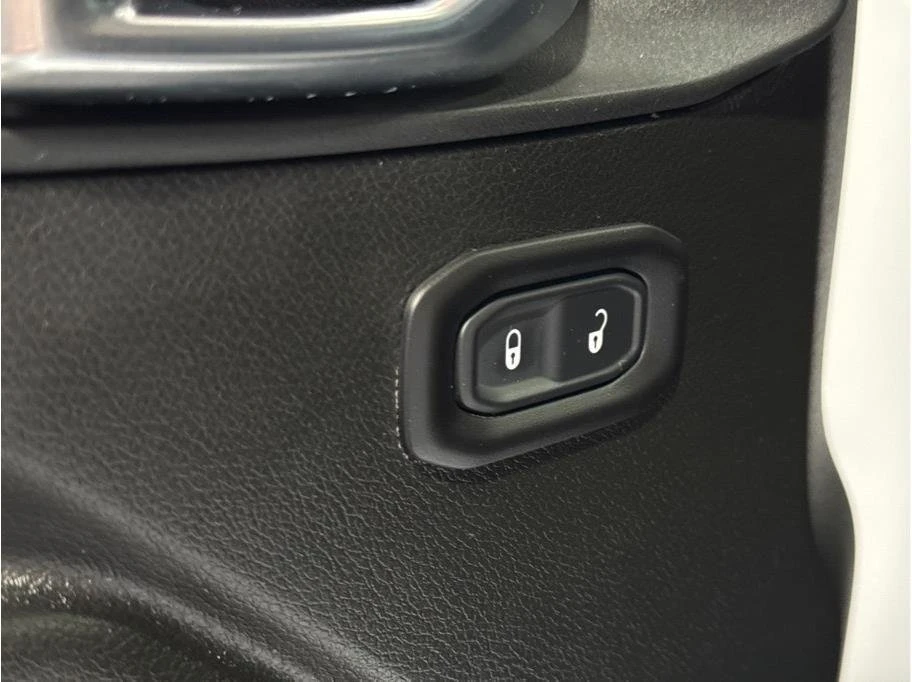 2026 Jeep JT Gladiator - Image 17 of 20