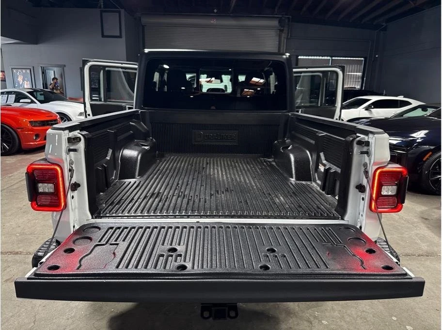 2026 Jeep JT Gladiator - Image 13 of 20