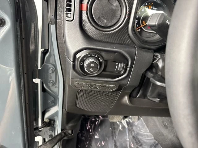 2026 Jeep JT Gladiator - Image 14 of 19