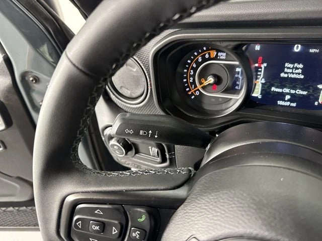 2026 Jeep JT Gladiator - Image 15 of 19