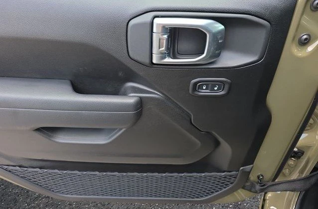 2026 Jeep JT Gladiator - Image 17 of 20