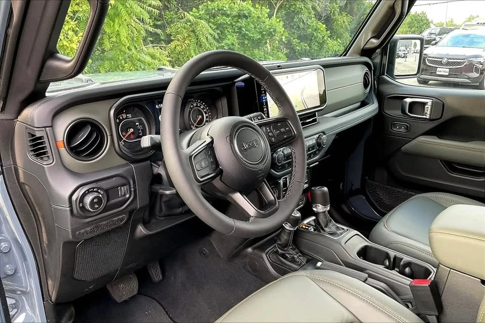 2026 Jeep JT Gladiator - Image 12 of 20