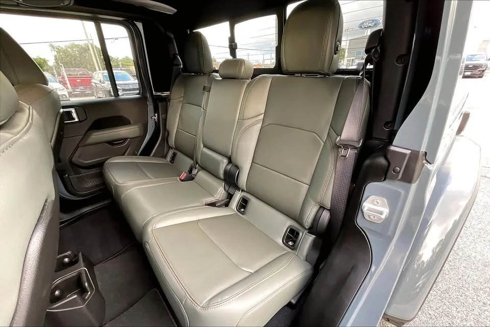 2026 Jeep JT Gladiator - Image 19 of 20