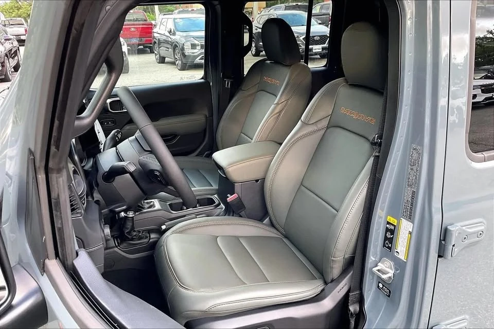 2026 Jeep JT Gladiator - Image 18 of 20