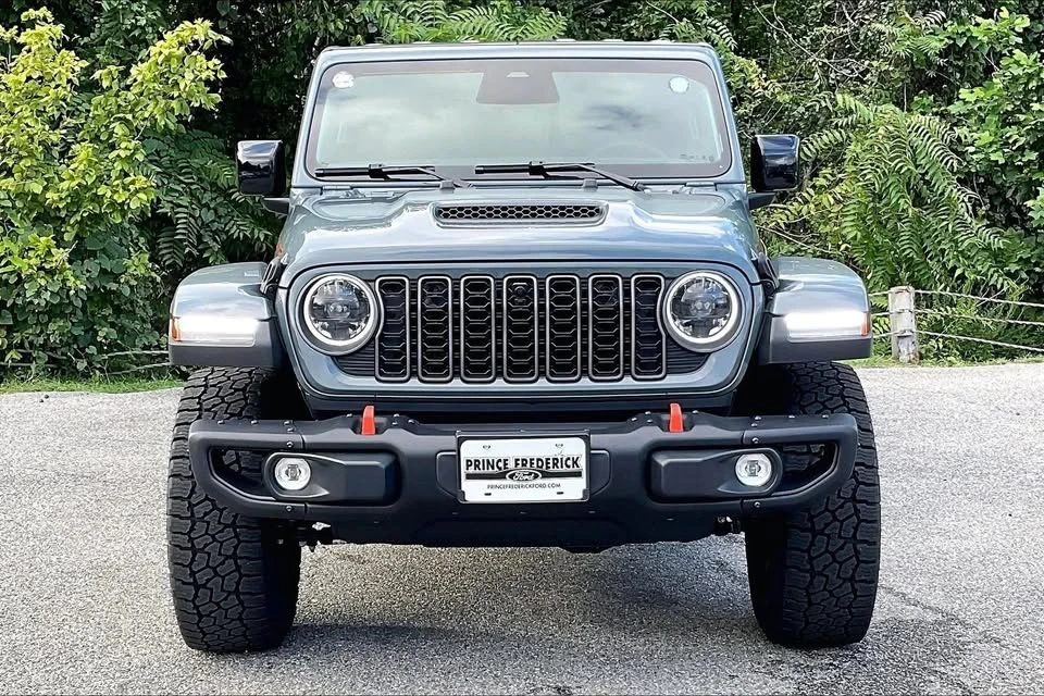 2026 Jeep JT Gladiator - Image 2 of 20