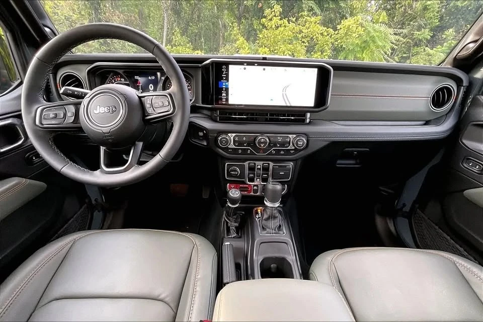 2026 Jeep JT Gladiator - Image 13 of 20