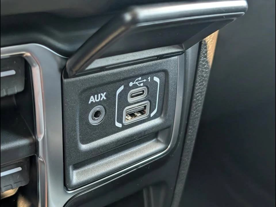 2026 Jeep JT Gladiator - Image 16 of 18