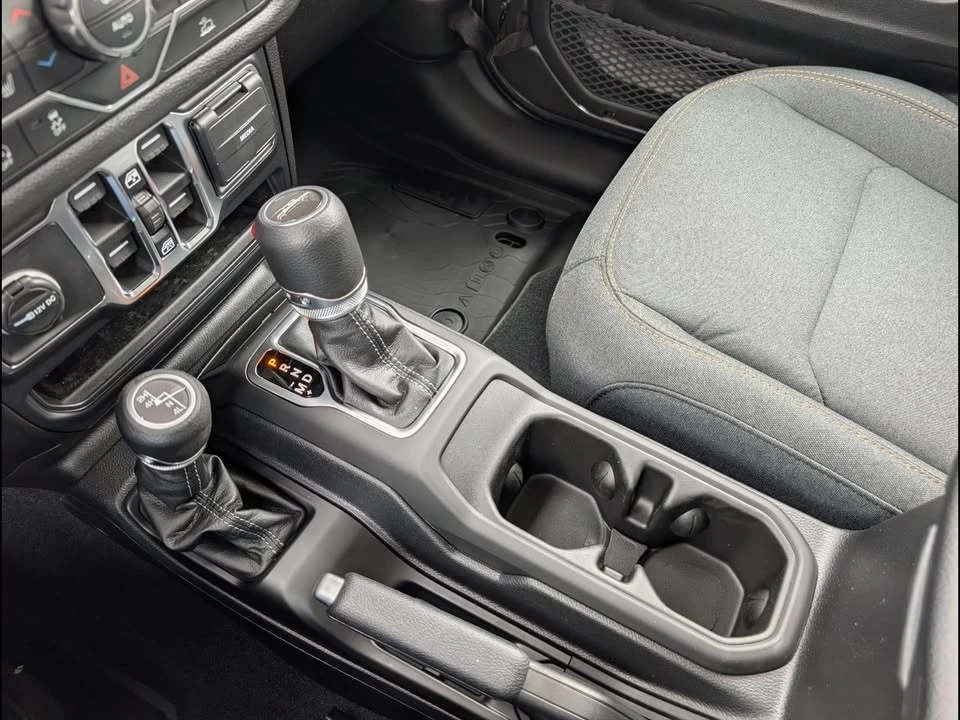 2026 Jeep JT Gladiator - Image 17 of 18