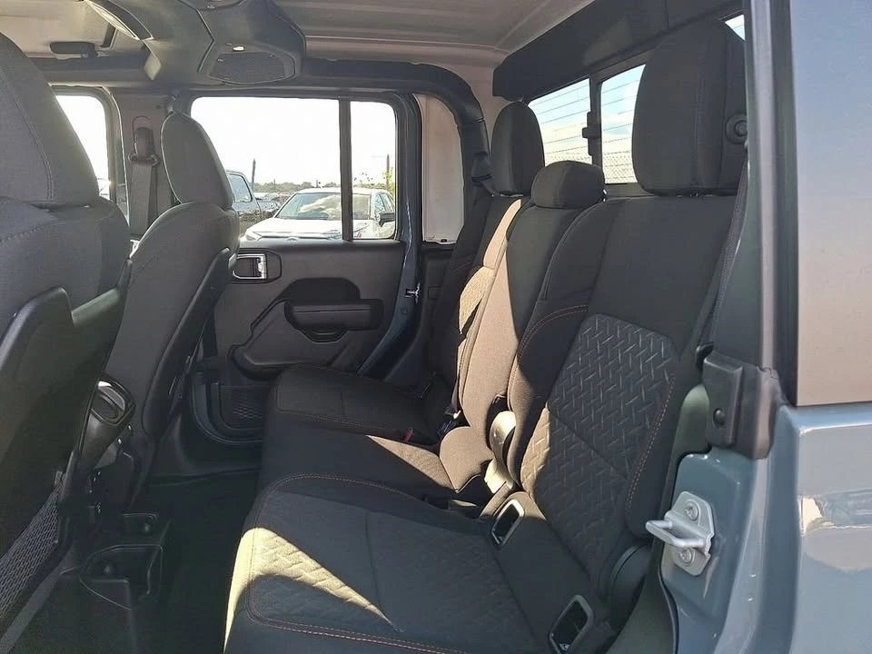 2026 Jeep JT Gladiator - Image 13 of 16