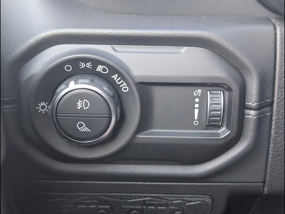 2026 Jeep JT Gladiator - Image 8 of 18
