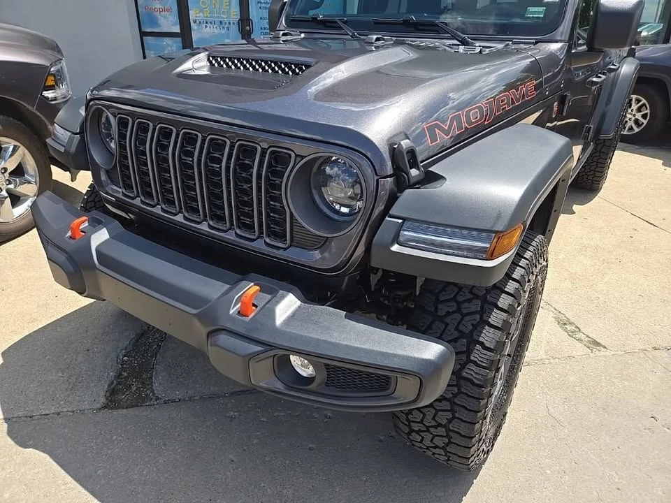 2026 Jeep JT Gladiator - Image 17 of 20