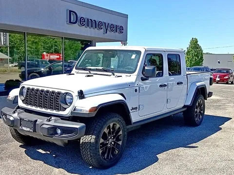 2026 Jeep Gladiator NightHawk 4x4